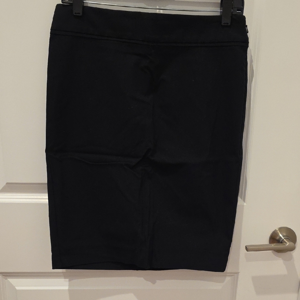 Elegant Black Pencil Skirt